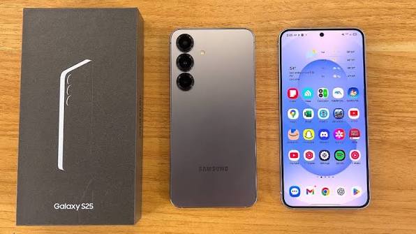 Samsung Galaxy S25 Silver Shadow 256GB/12GB