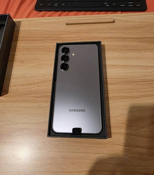 Samsung Galaxy S25 Silver Shadow 256GB/12GB